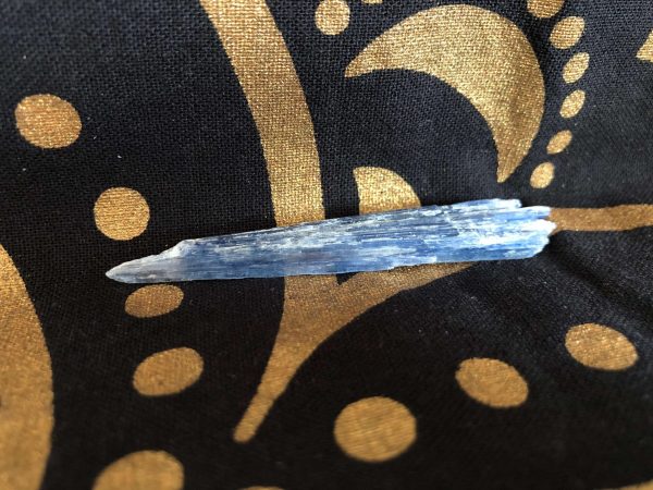 90 • • Cianite Azul • •