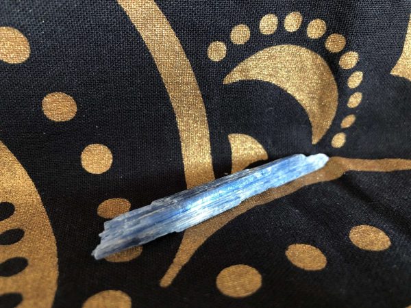 90 • • Cianite Azul • •
