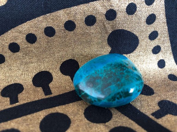 102 • • Crisocola Pebble • •
